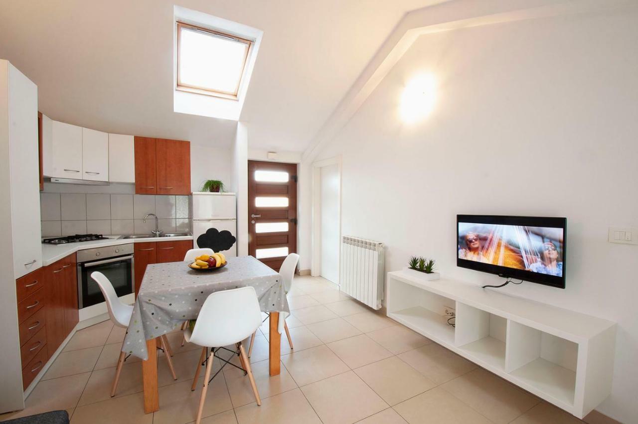 Apartment Dva Oriha Funtana Exterior foto